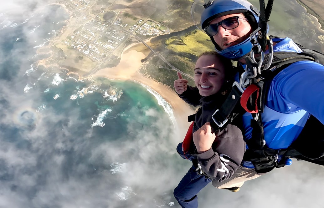 Tandem skydiving 12 Apostles 15,000FT