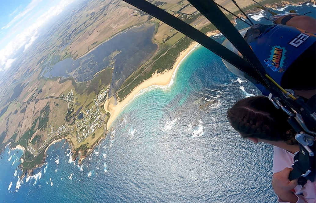 Tandem skydiving 12 Apostles 15,000FT