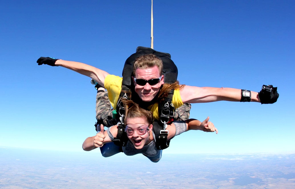 Commando Skydivers tandem skydivers in freefall